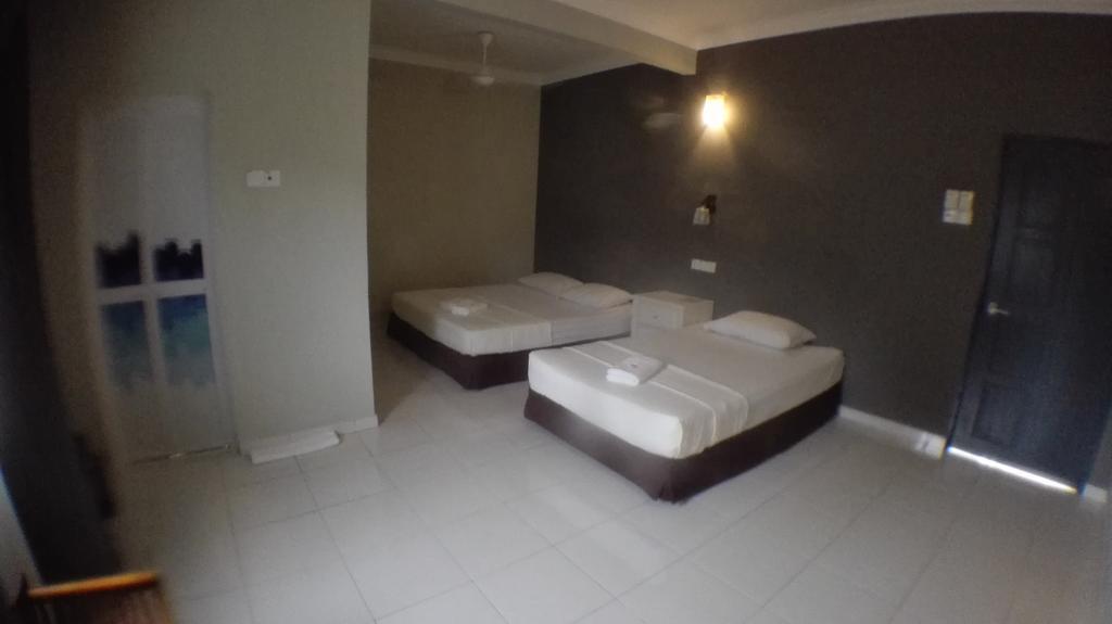Tebing Guest House Taman Negara Malaysia קואלה טהאן מראה חיצוני תמונה
